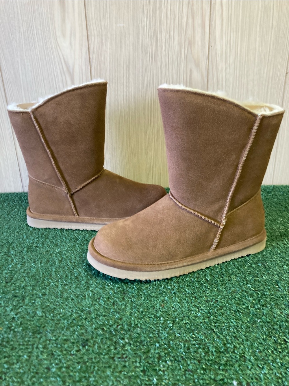 Old Friend Women's Suede Shearling Lined Boot size 7 NEW (OKPM-07-018)